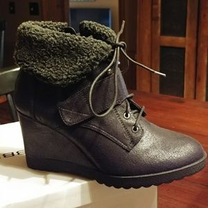 Brand New Vera Wang ankle booties